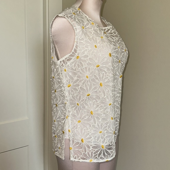 Carolina Herrera Embroidered Sleeveless Top - Picture 2 of 6